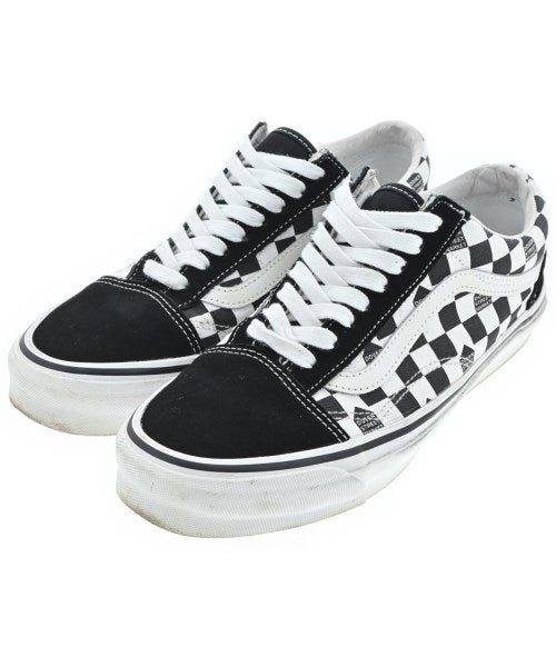 DOVER STREET MARKET รองเท้าผ้าใบ