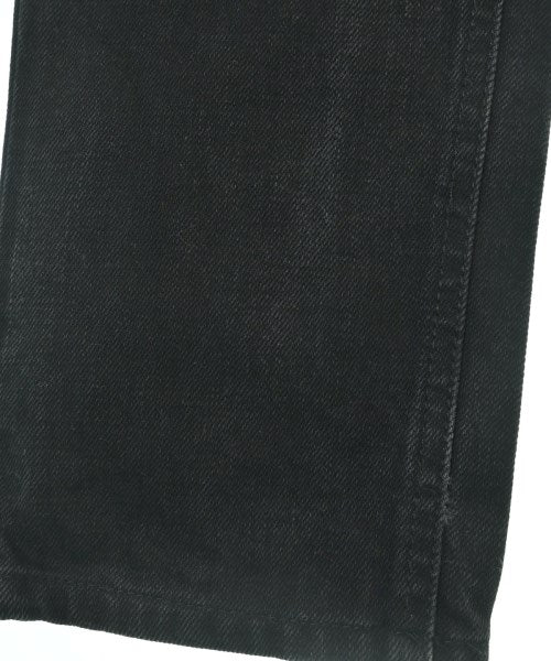 Umit Benan ยีนส์