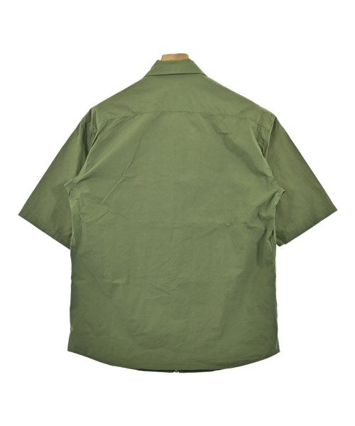 Umit Benan เสื้อลำลอง