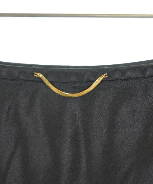 Saint Laurent Paris กระโปรงยาวถึงเข่า