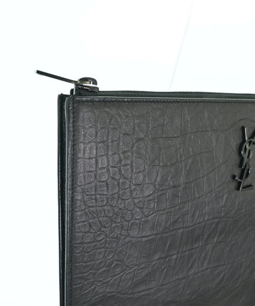 Saint Laurent Paris คลัตช์