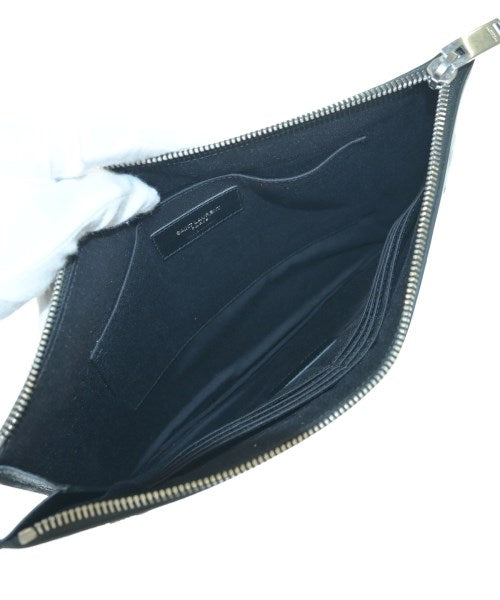 Saint Laurent Paris คลัตช์