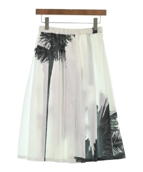 Nﾟ 21 กระโปรงยาวถึงเข่า