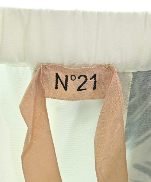 Nﾟ 21 กระโปรงยาวถึงเข่า