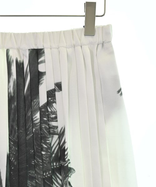 Nﾟ 21 กระโปรงยาวถึงเข่า