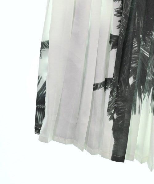 Nﾟ 21 กระโปรงยาวถึงเข่า