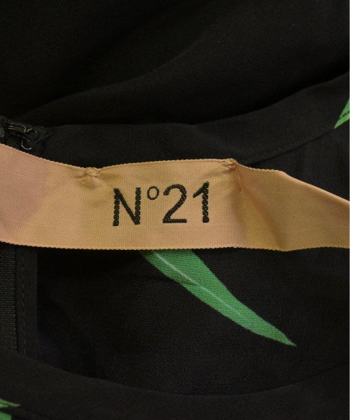 Nﾟ 21 ชุดเดรส