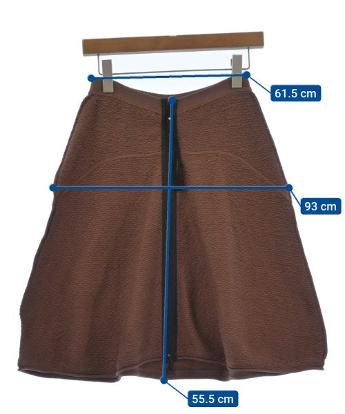 Nﾟ 21 กระโปรงยาวถึงเข่า