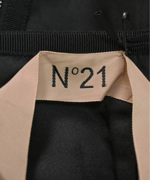 Nﾟ 21 กระโปรงสั้น
