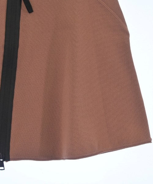 Nﾟ 21 กระโปรงยาวถึงเข่า