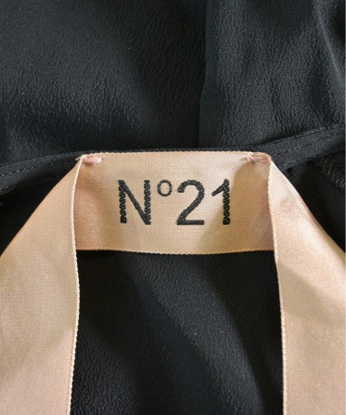 Nﾟ 21 เสื้อสตรี