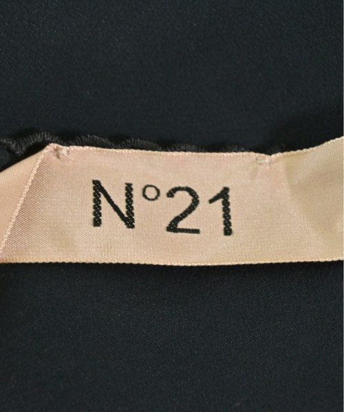 Nﾟ 21 เสื้อสตรี