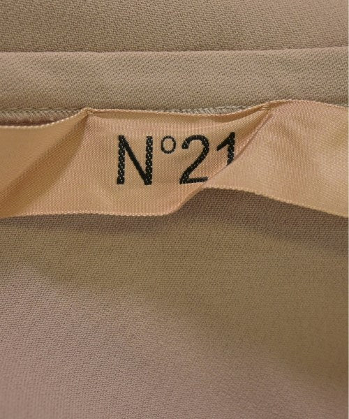 Nﾟ 21 กระโปรงยาวถึงเข่า