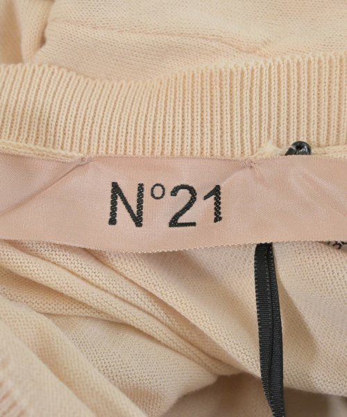 Nﾟ 21 เสื้อแขนกุด