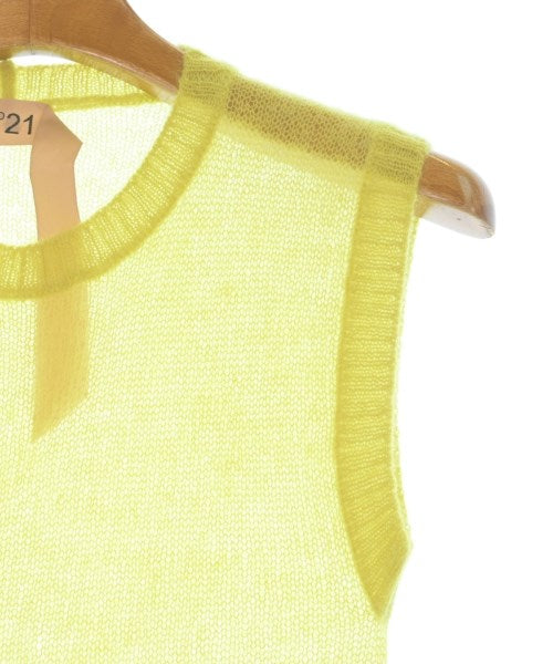 Nﾟ 21 เสื้อแขนกุด