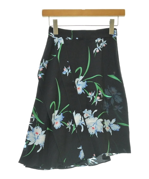 Nﾟ 21 กระโปรงยาวถึงเข่า