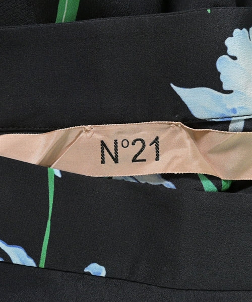 Nﾟ 21 กระโปรงยาวถึงเข่า