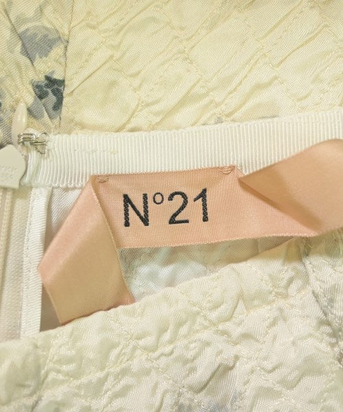 Nﾟ 21 กระโปรงยาวถึงเข่า