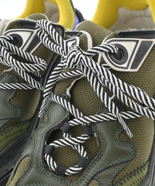 Nﾟ 21 รองเท้าผ้าใบ