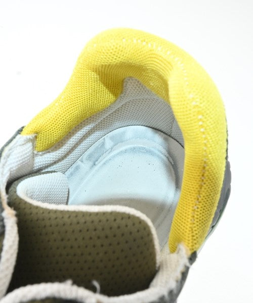 Nﾟ 21 รองเท้าผ้าใบ