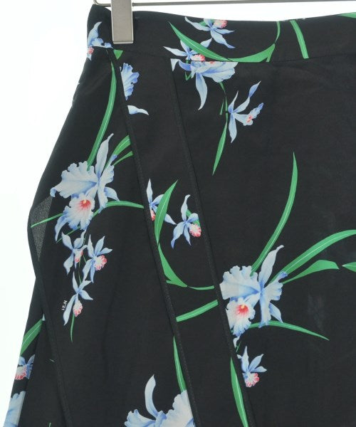 Nﾟ 21 กระโปรงยาวถึงเข่า