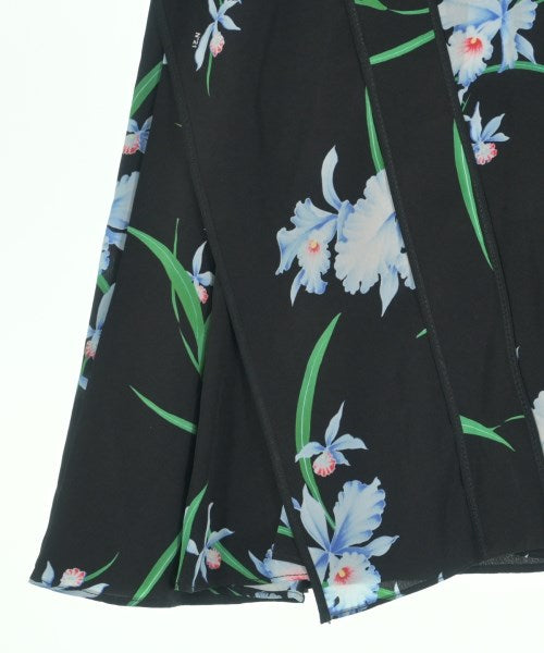 Nﾟ 21 กระโปรงยาวถึงเข่า