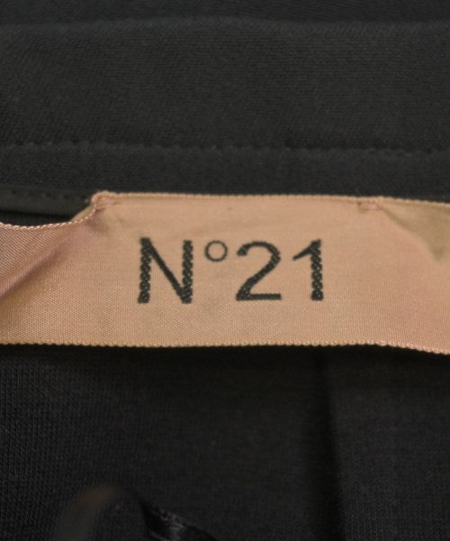 Nﾟ 21 กระโปรงยาวถึงเข่า