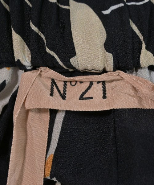 Nﾟ 21 กระโปรงยาวถึงเข่า