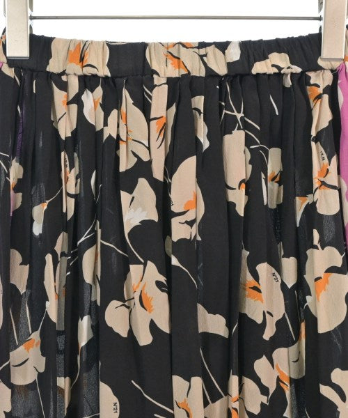 Nﾟ 21 กระโปรงยาวถึงเข่า