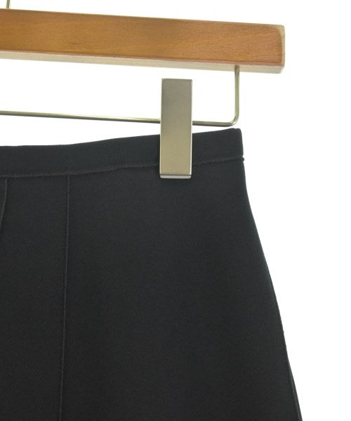 Nﾟ 21 กระโปรงยาวถึงเข่า