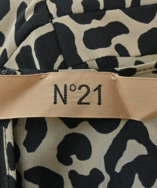 Nﾟ 21 ชุดเดรส