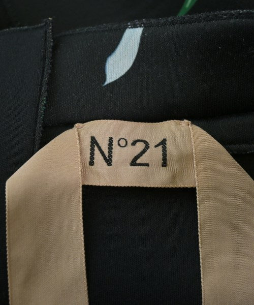 Nﾟ 21 กระโปรงยาวถึงเข่า