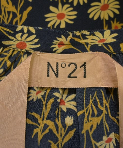 Nﾟ 21 เสื้อสตรี