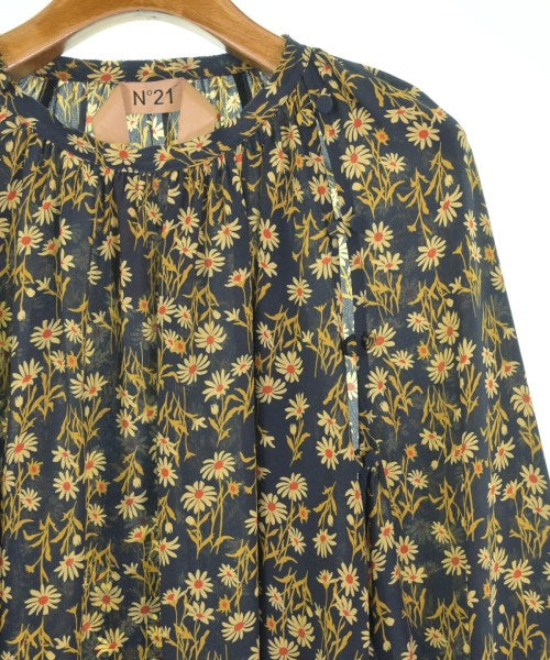 Nﾟ 21 เสื้อสตรี
