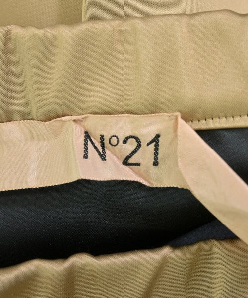 Nﾟ 21 กระโปรงสั้น