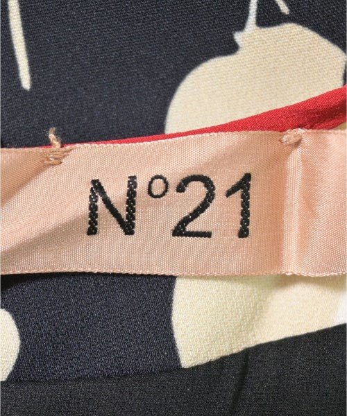 Nﾟ 21 ชุดเดรส