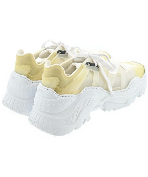 Nﾟ 21 รองเท้าผ้าใบ