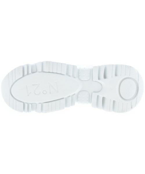 Nﾟ 21 รองเท้าผ้าใบ