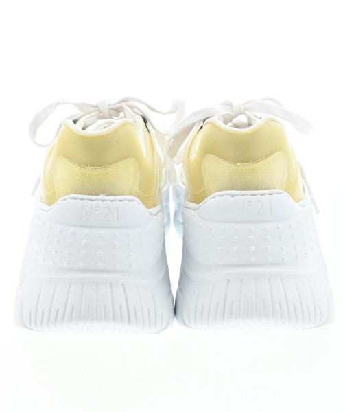 Nﾟ 21 รองเท้าผ้าใบ