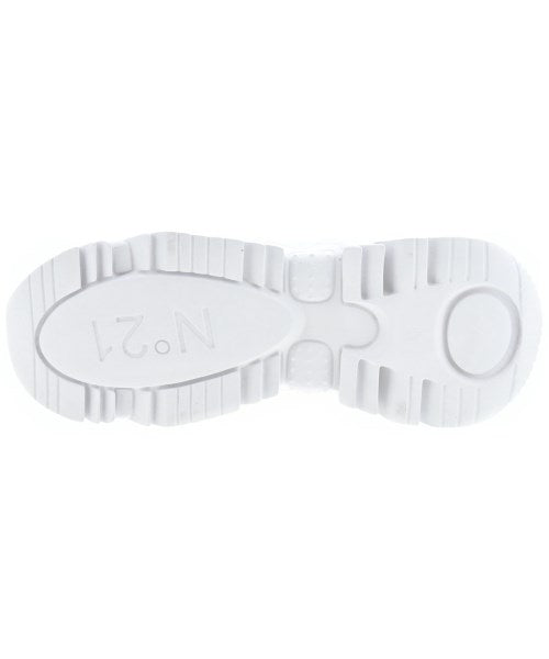 Nﾟ 21 รองเท้าผ้าใบ