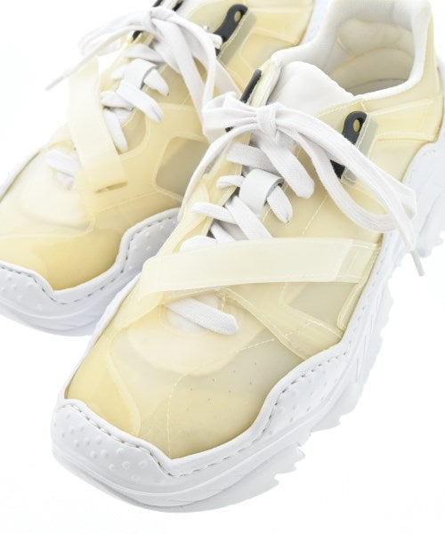 Nﾟ 21 รองเท้าผ้าใบ