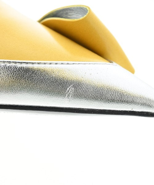 Nﾟ 21 รองเท้า อื่น