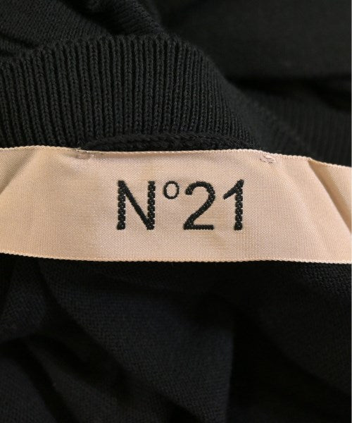 Nﾟ 21 เสื้อแขนกุด