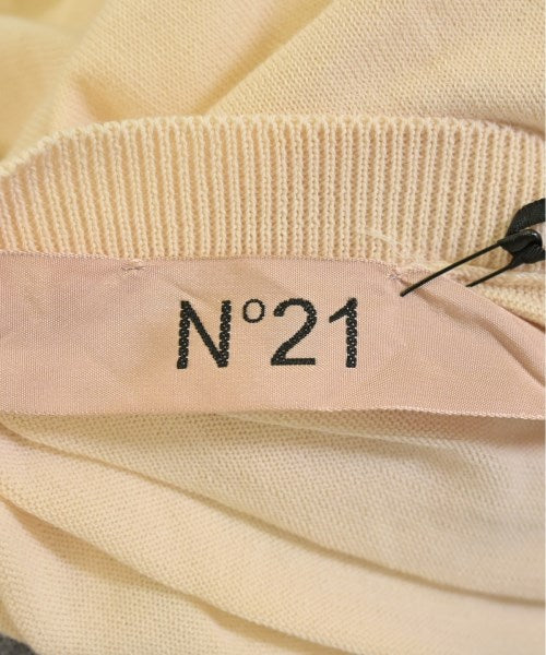 Nﾟ 21 เสื้อแขนกุด