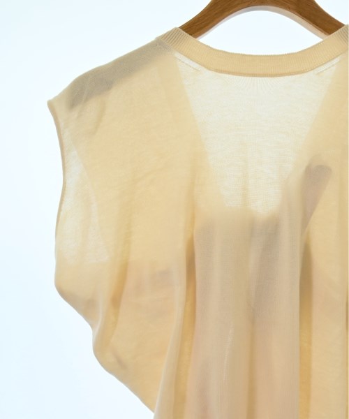Nﾟ 21 เสื้อแขนกุด