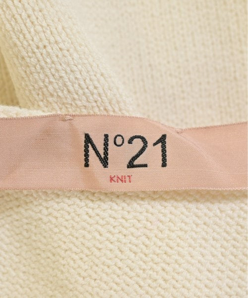 Nﾟ 21 เสื้อแขนกุด