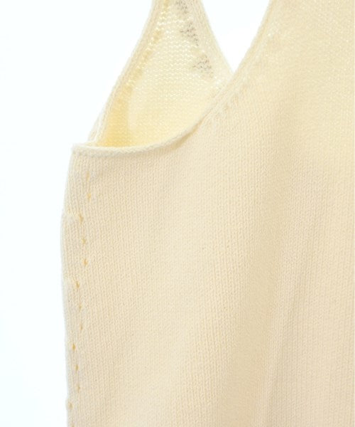 Nﾟ 21 เสื้อแขนกุด