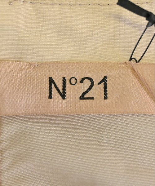 Nﾟ 21 กระโปรงสั้น