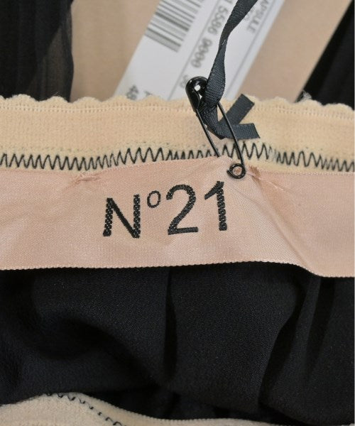 Nﾟ 21 กระโปรงยาวถึงเข่า