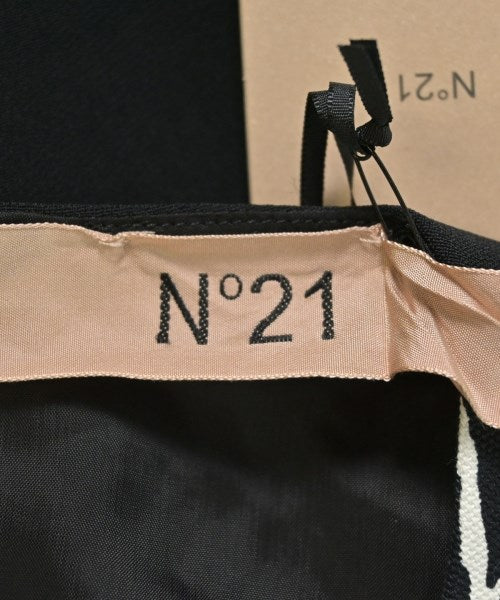 Nﾟ 21 ชุดเดรส
